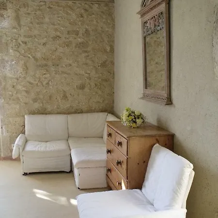 Domaine Du Bigourdan بيت للعطل