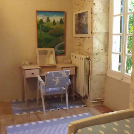 Domaine Du Bigourdan بيت للعطل *