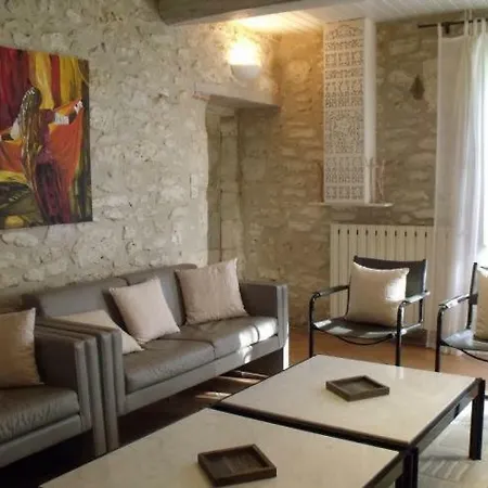 Domaine Du Bigourdan بيت للعطل *